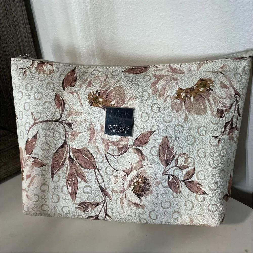 GUESS Bisbee Women's Floral Clutch Cosmetic Travel Bag White Multicolor